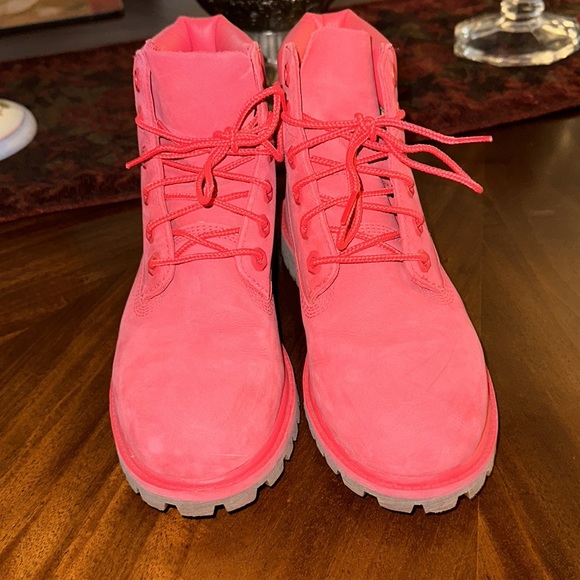 ‼️awesome Timberland Pink Boot women size 6/ big kid size 4 - Picture 2 of 10